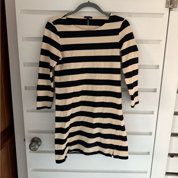 Theory Size Small Striped Off White and Black Dress Great Condition Non Smoking - Picture 12 of 13